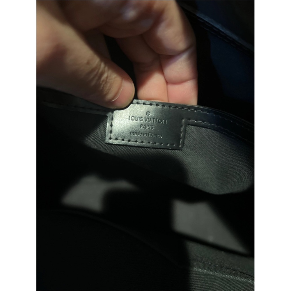 Louis Vuitton Tadao men’s bag - Picture 7 of 8